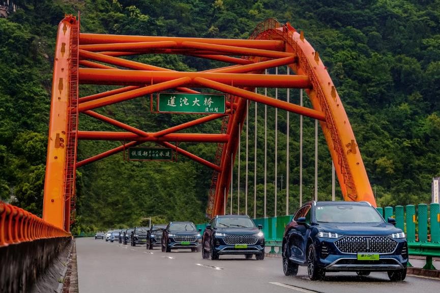 接受G318川藏线千锤百炼 摩卡DHT-PHEV NOH解锁更多出行场景