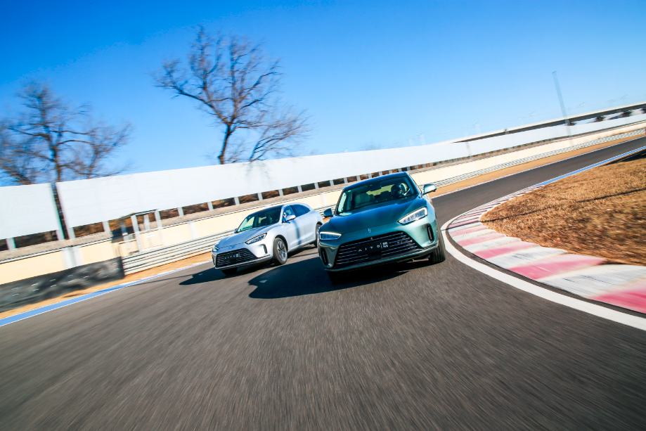 跻身高端新能源SUV三强 问界M5四月销量达3245辆