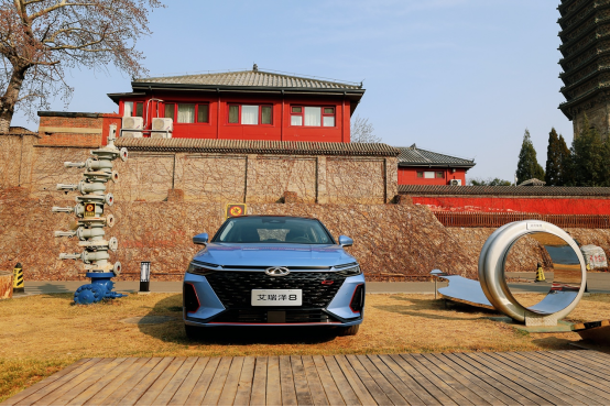 艾瑞泽8成为新华网《两会直达车》服务用车，妥妥的为中国品牌汽车代言