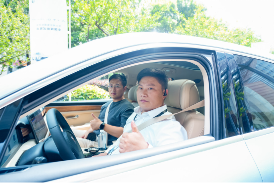 城市全场景试驾AITO问界M5智驾版，驾驭“智驾天花板”